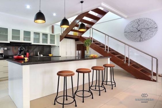 Image 15 from Beautiful 5 Bedroom Villa for Rent in Bali Petitenget
