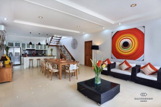 Image 9 from Beautiful 5 Bedroom Villa for Rent in Bali Petitenget