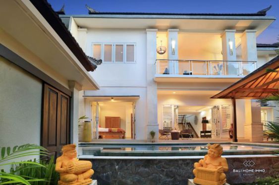 Image 3 from Beautiful 5 Bedroom Villa for Sale Leasehold in Bali Petitenget