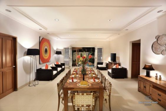 Image 13 from Beautiful 5 Bedroom Villa for Rent in Bali Petitenget