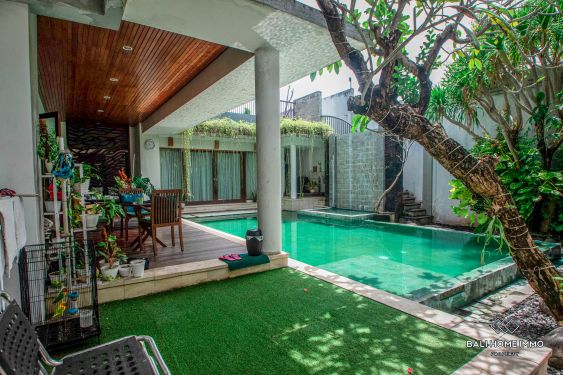 Image 3 from Belle villa de 5 chambres à vendre en pleine propriété à Bali Kerobokan