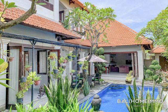 Image 2 from Belle villa de 5 chambres à vendre en pleine propriété à Bali Seminyak