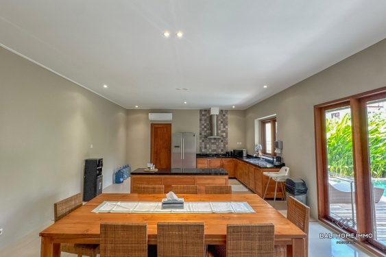 Image 7 from Beautiful 5 bedrooms villa for sale in Bali Seminyak petitenget