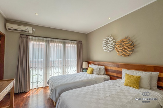 Image 17 from Beautiful 5 bedrooms villa for sale in Bali Seminyak petitenget