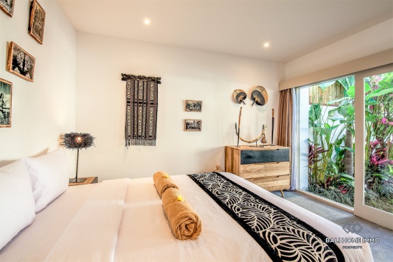 Image 11 from Magnifique villa de 5 chambres à vendre en bail emphytéotique au cœur de Seminyak Oberoi