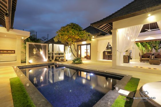 Image 1 from Complexe de 4 villas à vendre en location-vente à Bali Legian