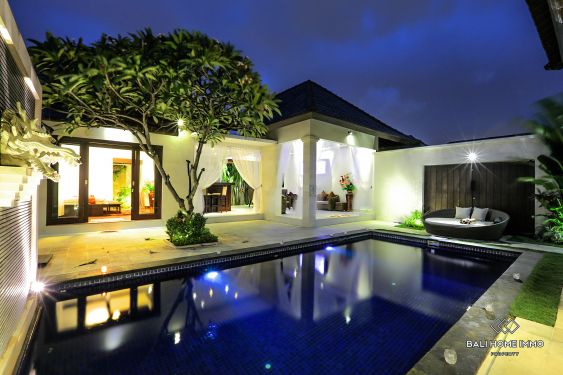 Image 2 from Complexe de 4 villas à vendre en location-vente à Bali Legian