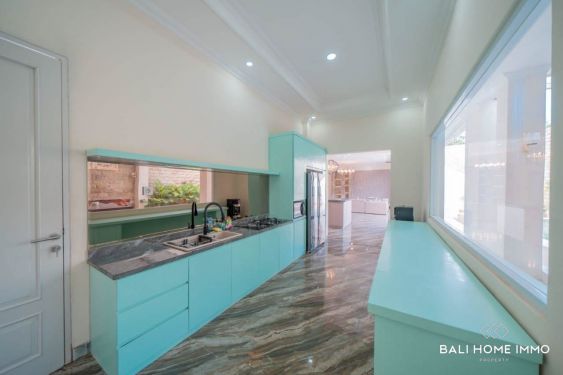Image 4 from BEAUTIFUL 8 BEDROOMS VILLA FOR SALE AND RENT IN ULUWATU PECATU