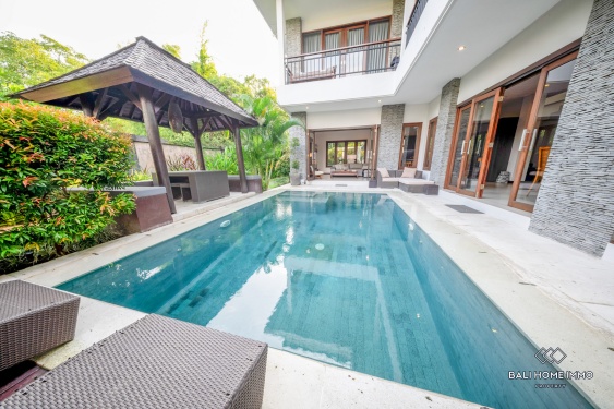 Image 1 from Belle villa de 8 chambres à vendre en pleine propriété à Bali Canggu Berawa