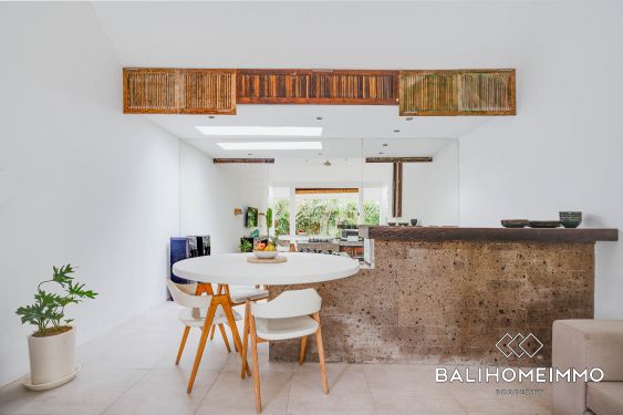 Image 7 from Belle villa de deux chambres à Kerobokan à vendre