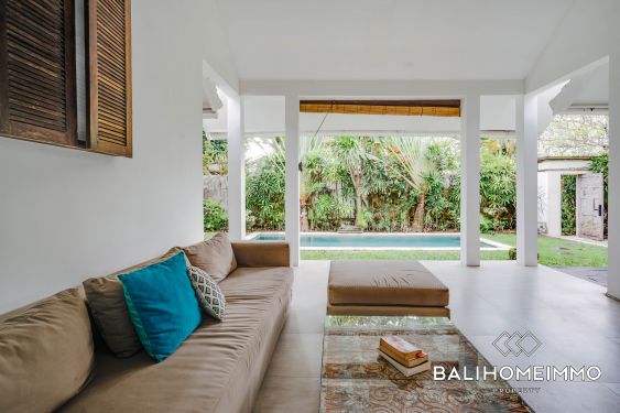 Image 5 from Belle villa de deux chambres à Kerobokan à vendre