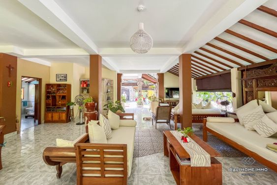 Image 2 from BIG PRIVATE VILLA WITH 6 BEDROOM FOR SALE LEASEHOLD IN SEMINYAK BALI
