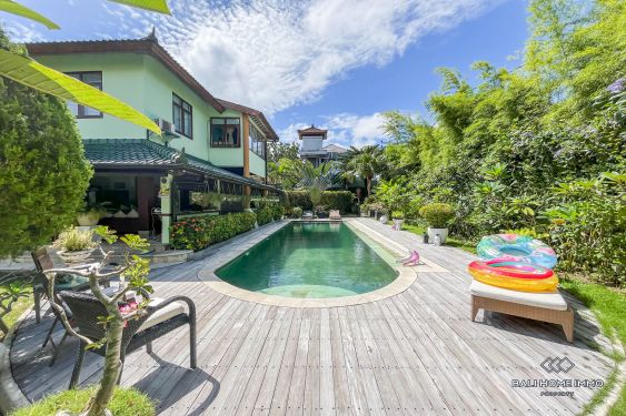 Image 1 from BIG PRIVATE VILLA WITH 6 BEDROOM FOR SALE LEASEHOLD IN SEMINYAK BALI