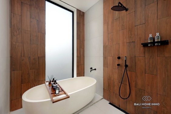 Image 19 from Villa neuve de 3 chambres à vendre en bail emphytéotique à Bali, Pererenan, Lima Beach