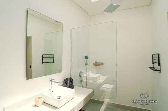 Image 18 from Villa moderne et minimaliste neuve de 2 chambres à vendre et à louer à Padonan Canggu