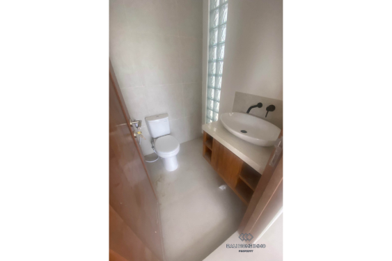 Image 13 from SUPERBE VILLA NEUVE DE 2 CHAMBRES À VENDRE EN LOCATION PRÈS DE LA PLAGE DE GUNUNG PAYUNG