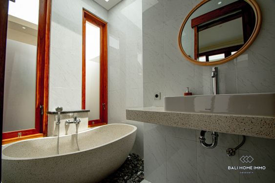 Image 18 from Vila baru dengan 2 Kamar dijual Di Kerobokan