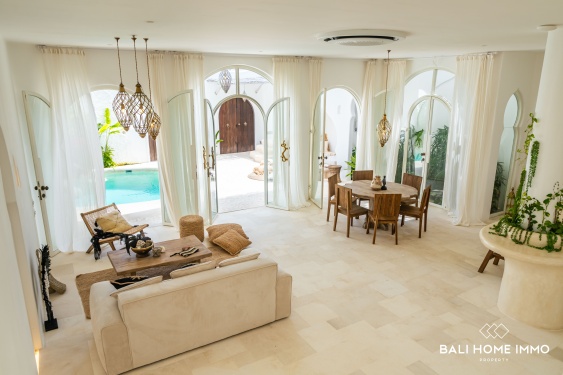 Image 2 from Villa 2 Kamar baru dengan desain unik disewakan jangka panjang dekat Pantai Seseh Bali