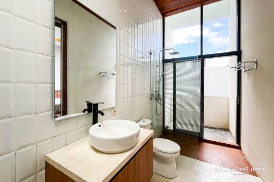 Image 9 from VILLA NEUVE DE 2 CHAMBRES À VENDRE EN PLEINE PROPRIÉTÉ À KUTUH PRÈS DE LA PLAGE DE PANDAWA