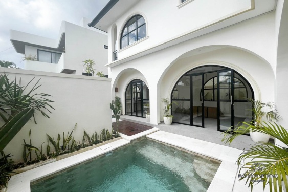 Image 1 from Villa keluarga baru dengan 3 kamar dijual di Buduk Canggu.