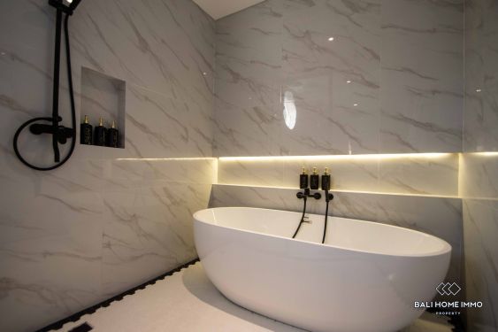 Image 11 from 3 Bedroom Modern Villa inside Gated Residence for Rent in Bali Seminyak
