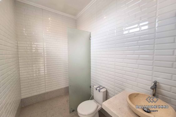 Image 9 from Vila 3 Kamar Baru untuk Disewa di Padonan Canggu