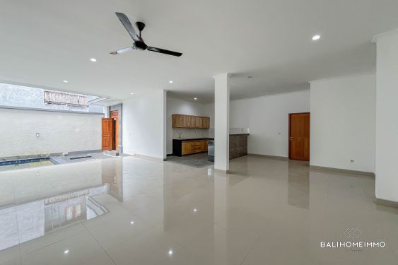 Image 4 from Villa Baru  3 Kamar Disewakan di Kerobokan Bali