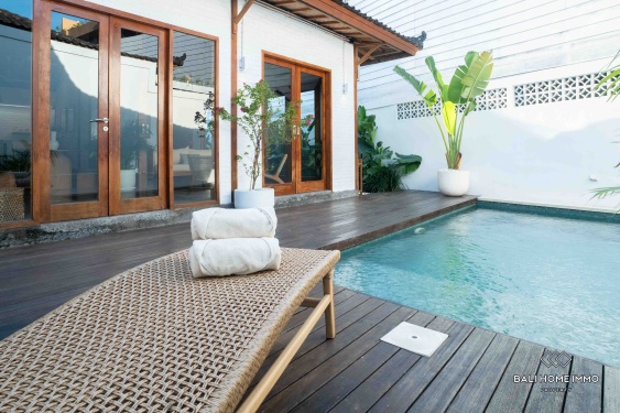 Image 2 from Villa de 3 chambres récemment rénovée, de style Joglo, à vendre en bord de mer à Pererenan.