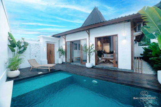 Image 1 from Villa de 3 chambres récemment rénovée, de style Joglo, à vendre en bord de mer à Pererenan.