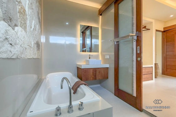 Image 17 from Brand new 3 Bedrooms villa with rooftop for sale in Bali Canggu berawa