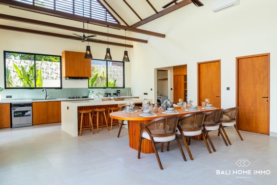 Image 8 from Villa Keluarga Tropis Baru dengan 4 Kamar untuk Dijual dan Disewakan di Umalas