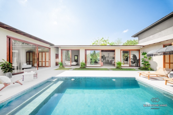 Villa Baru 4 Kamar Dijual dengan Status Hak Milik di Kawasan Perumahan Canggu, Bali
