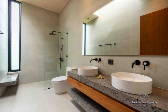 Image 15 from Vila 4 Kamar Baru dijual dan disewakan di Bali Pererenan Tumbak Bayuh