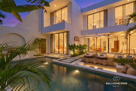 Villas neuves de 4 chambres à vendre à Tumbak Bayuh