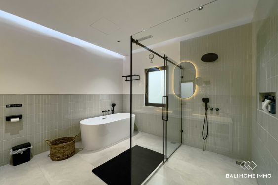 Image 19 from Villa moderne neuve de 5 chambres à vendre en pleine propriété à Tumbak Bayuh