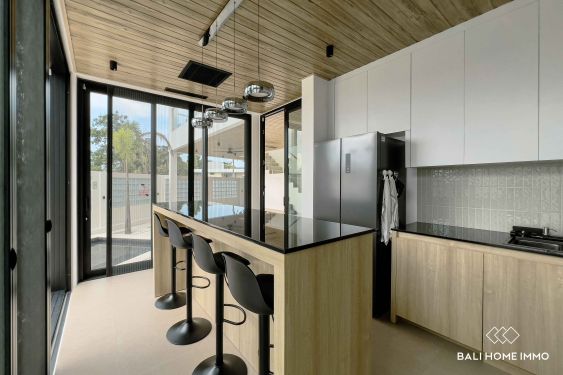 Image 6 from Villa moderne neuve de 5 chambres à vendre en pleine propriété à Tumbak Bayuh