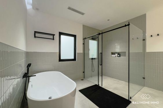 Image 20 from Villa moderne neuve de 5 chambres à vendre en pleine propriété à Tumbak Bayuh