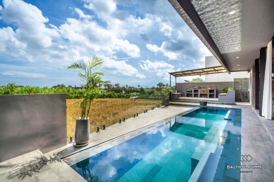 Image 2 from Dijual villa baru dengan 5 kamar tidur dengan hak guna usaha di Bali - Tumbak Bayuh Pererenan