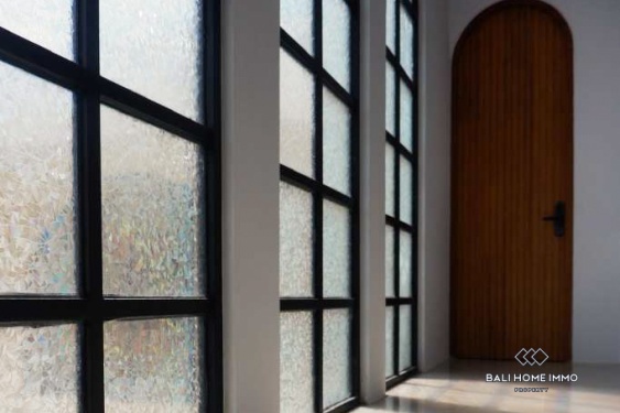 Image 7 from Vila Baru Mediterania Mewah 8 Kamar Tidur Disewakan Jangka Panjang di Bali Tumbak Bayuh