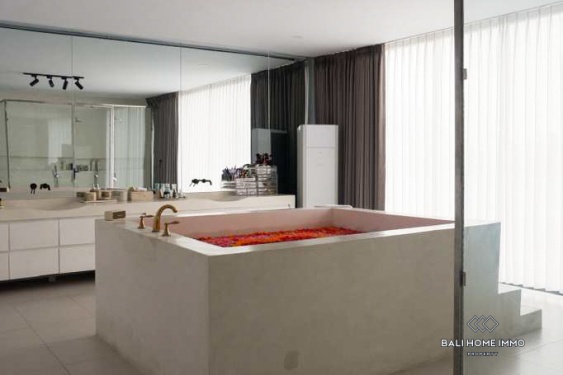 Image 10 from Vila Baru Mediterania Mewah 8 Kamar Tidur Disewakan Jangka Panjang di Bali Tumbak Bayuh