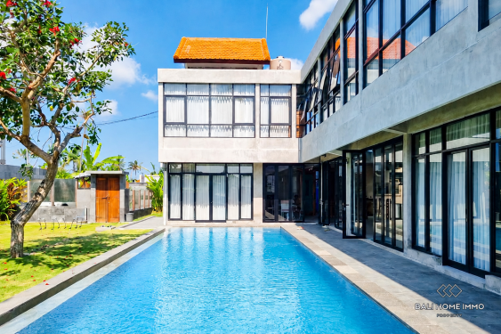 Villa industrielle neuve de 5 chambres à louer à l'année à Bali, côté est de Tanah Lot