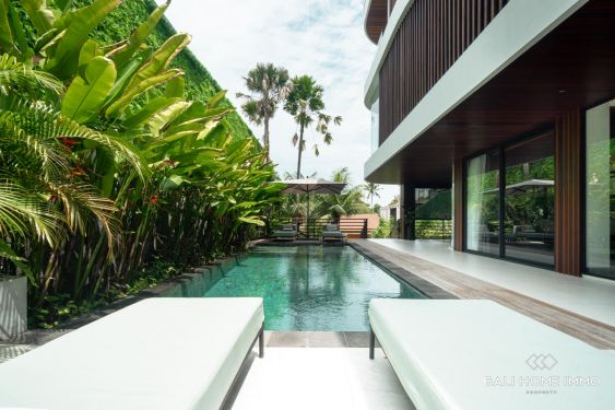 Image 1 from Villa 6 Kamar Baru Yang Mewah Dijual Disewakan di Tepi Pantai Pererenan Bali