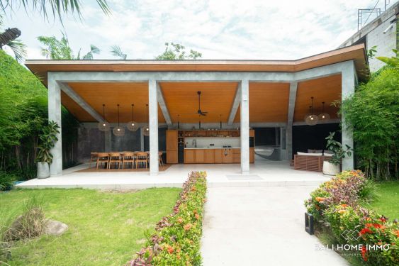 Image 6 from Villa 6 Kamar Baru Yang Mewah Dijual di Tepi Pantai Pererenan Bali