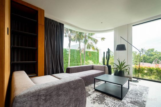 Image 15 from Villa 6 Kamar Baru Yang Mewah Dijual di Tepi Pantai Pererenan Bali