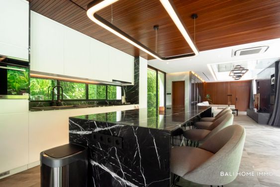 Image 11 from Villa 6 Kamar Baru Yang Mewah Dijual di Tepi Pantai Pererenan Bali