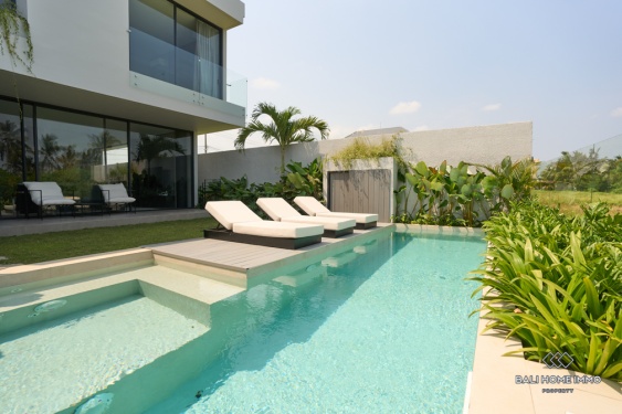 Villa moderne neuve de 3 chambres à louer au mois ou à l'année à Kedungu, Bali