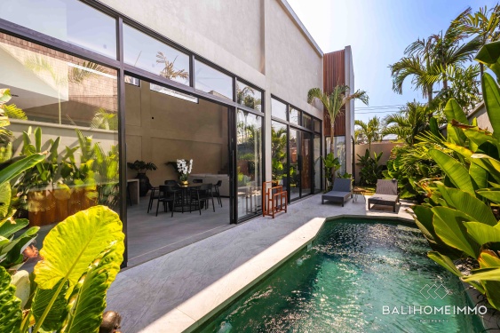 Villa moderne neuve de 3 chambres à vendre à Kerobokan, Bali