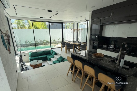 Image 2 from Villa modern baru dengan 3 kamar dijual dengan status hak sewa di Seminyak, Bali.