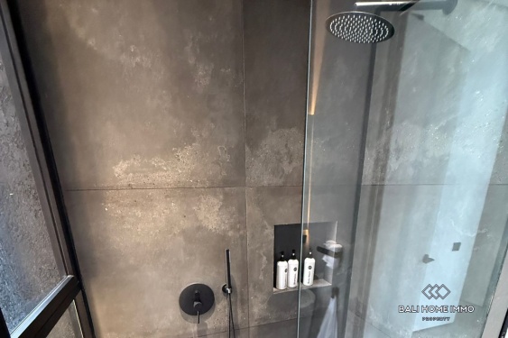 Image 16 from Villa modern baru dengan 3 kamar dijual dengan status hak sewa di Seminyak, Bali.