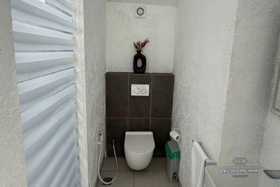 Image 11 from Villa modern baru dengan 3 kamar dijual dengan status hak sewa di Seminyak, Bali.